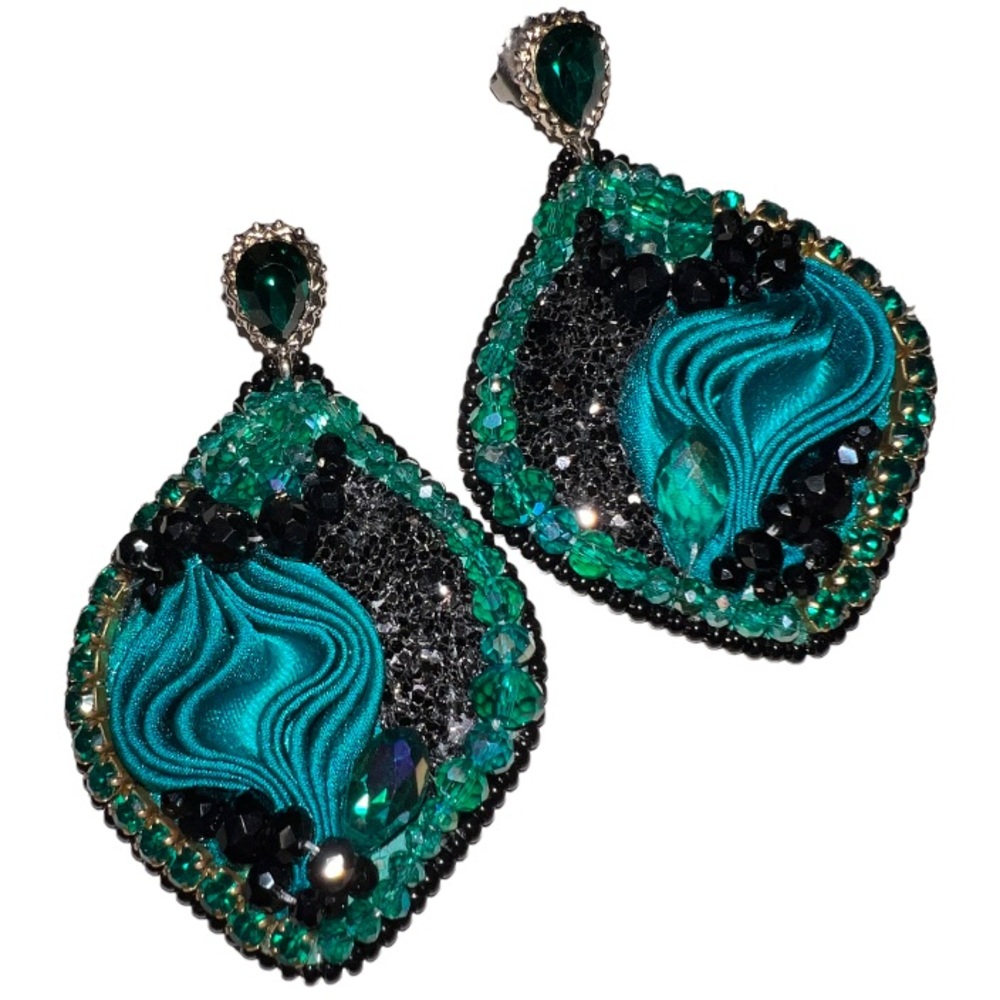 Artisan Shibori earrings in jade green NWT Stunning hand & custom-made